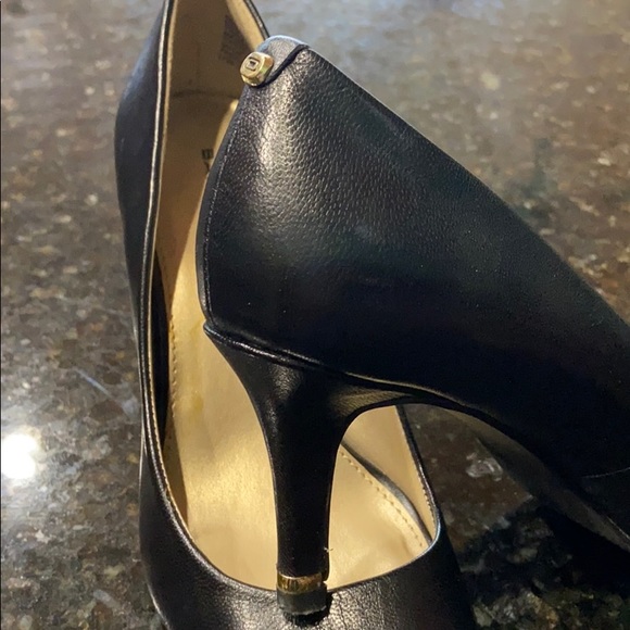 Black opened toed 2inch heels - Picture 2 of 3
